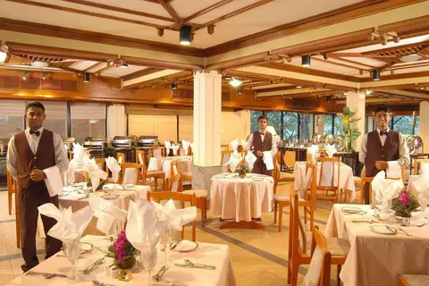Hotel Earl's Regency in Kengalla — foto 8