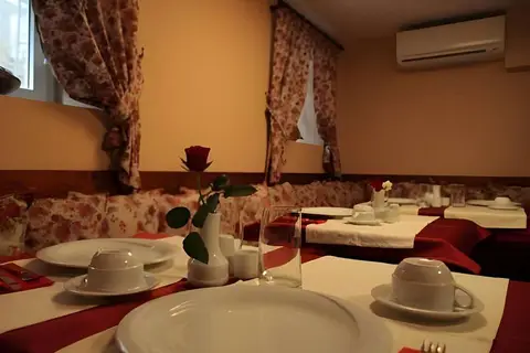 Hotel Vila 60 in Tirana — foto 9