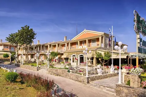 Molfetta Beach Hotel in Γουβιά
