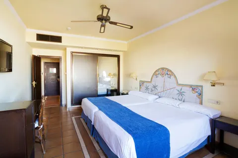 Ibersol Almuñecar Beach & Spa in Almuñécar — foto 17