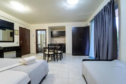 Golden Rose Suites in Kamisiana — foto 29