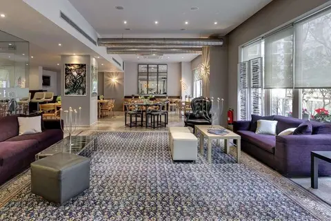 Polis Grand in Athene — foto 3