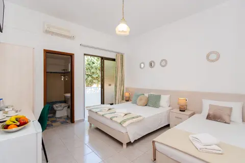 Hotel Varelis in Αρχάγγελος — foto 7