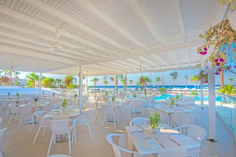 Marlita Hotel Apartments in Παραλίμνι — foto 16