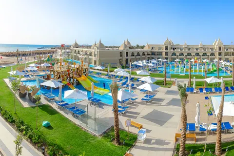 Titanic Royal & Aqua Park in Al Hadaba