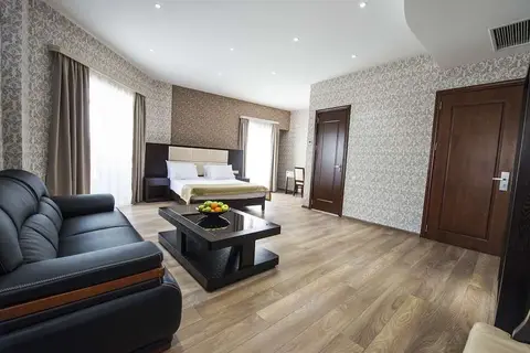 Tbilisi Inn in Tbilisi — foto 17