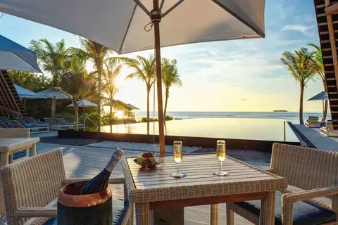 Kuredhivaru Resort and Spa Maldives in Noonu Atoll Education Centre — foto 10