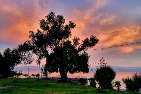 Radisson Paradise Beach Resort in Αμάρυνθος — foto 22