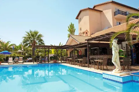 Anais Bay Hotel in Παραλίμνι — foto 13