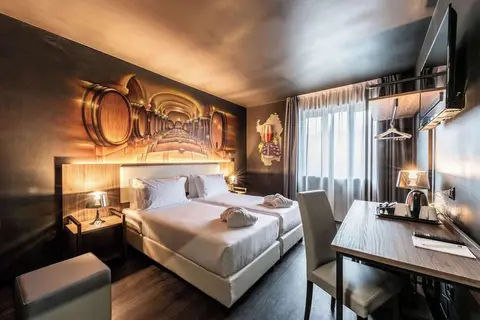 Muraless Art Hotel in Castel d'Azzano — foto 8