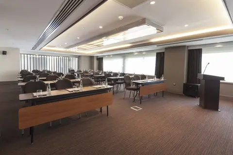 Ramada Hotel & Suites by Wyndham Izmir Kemalpasa in Konak, foto 9