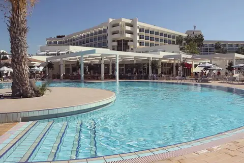 Leonardo Laura Beach & Splash Resort in Paphos — foto 14
