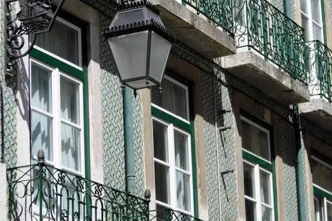 Brown's Boutique Hotel in Almada