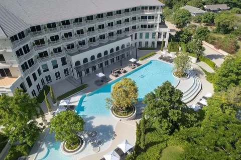Cross Pattaya Pratamnak in Pratamnak Beach Guesthouse OYO