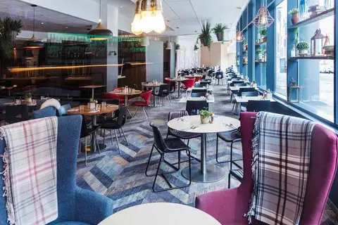 Novotel Edinburgh Centre in Edinburgh — foto 12