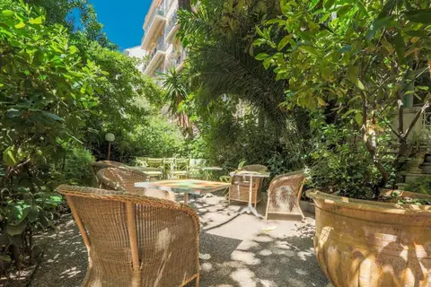 Le Windsor, Jungle Art Hotel in Nice, foto 9