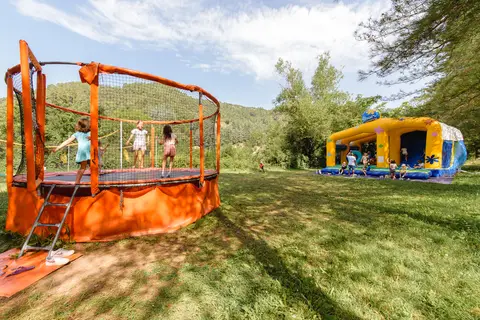 Flower Camping Le Mas De Champel in Les Ollières-sur-Eyrieux — foto 9