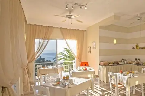 Aurora Beach Hotel Corfu in Άγιος Ιωάννης — foto 23