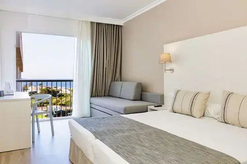 Minura Sur Menorca in Sant Lluís — foto 19