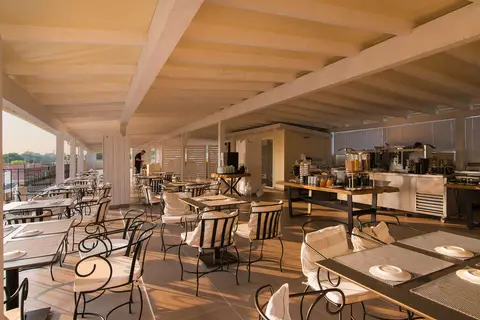 Neikos Mediterraneo Luxury Suites in Pallini Municipal Unit, foto 10
