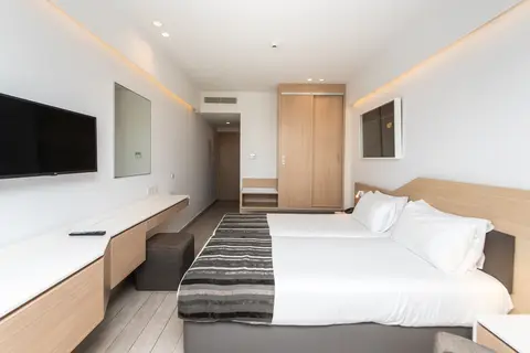 Evalena Beach Hotel in Παραλίμνι — foto 23
