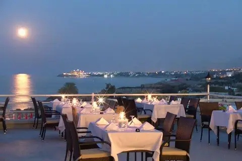 Denizkizi Hotel in Alsancak — foto 3