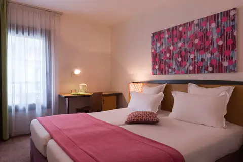 Hotel Paris Louis Blanc Gare du Nord in Parijs — foto 3