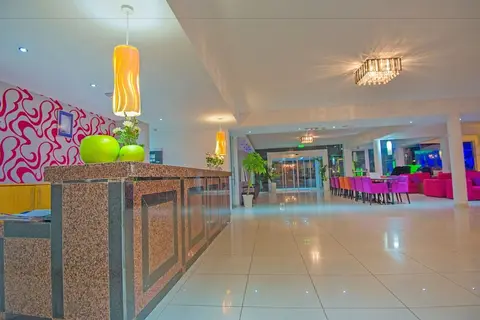 Marlita Hotel Apartments in Παραλίμνι — foto 3