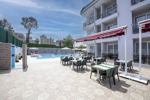 A Hotel Side in Manavgat — foto 2