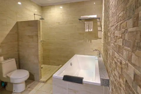 Hotel Puri Saron Seminyak in Kuta — foto 16