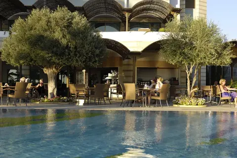 Constantinou Bros Athena Royal Beach Hotel in Paphos — foto 28