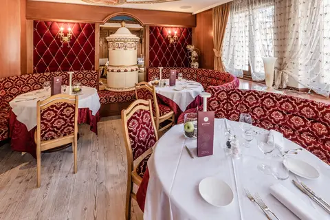 Tevini Dolomites Charming Hotel in Commezzadura — foto 8