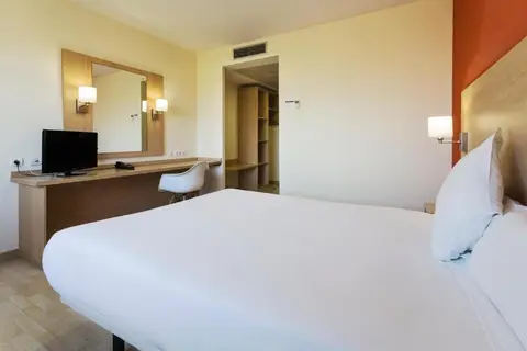 B&B HOTEL Madrid Las Rozas in Las Rozas — foto 12