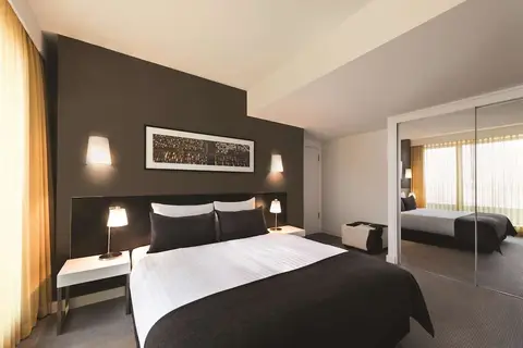 Adina Apartement Hotel Berlin Hackescher Mark in Berlijn — foto 4