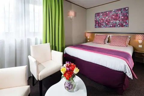 Hotel Paris Louis Blanc Gare du Nord in Parijs — foto 13