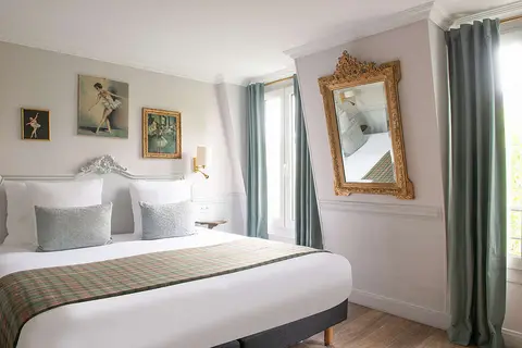 Hotel de la Porte Doree in Parijs — foto 11