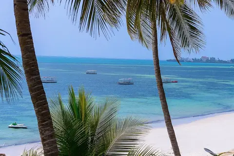 Travellers Beach Hotel & Club in Kasemeni ward — foto 17