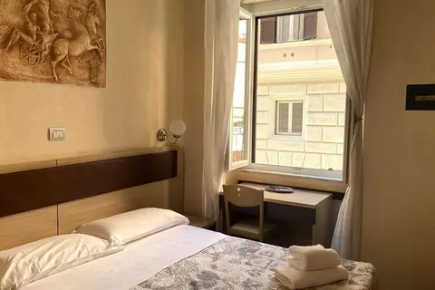 Elide in Rome, foto 4
