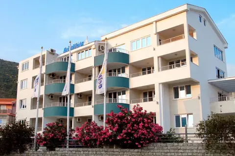 Bella Vista in Becici