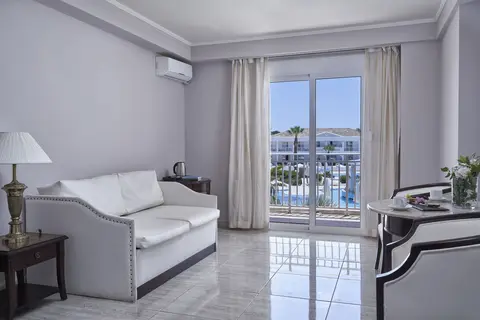 Sandy Beach Resort in Άγιος Γεώργιος — foto 16