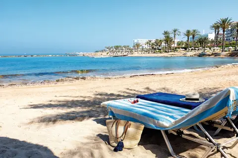 Constantinou Bros Pioneer Beach Hotel in Paphos — foto 26