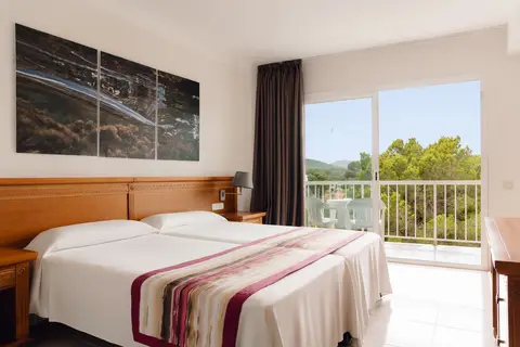 Moon Dreams Coral Beach Hotel in Santa Eulària des Riu — foto 26