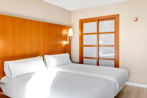 B&B HOTEL Zaragoza Los Enlaces Estación in Zaragoza — foto 28