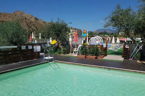 Glamping Alcantara in Motta Camastra — foto 2