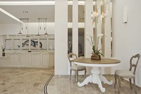 Kamari Hotel in Πλατύς Γιαλός — foto 23