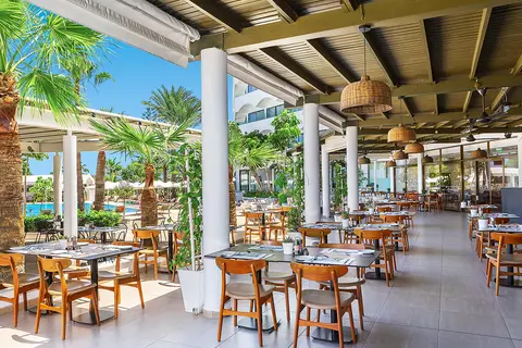 Crystal Springs Beach Hotel in Παραλίμνι — foto 17