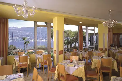 Park Hotel Casimiro Village in San Felice del Benaco — foto 12