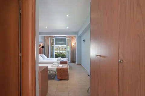 Hotel Punta in Καλύβια — foto 23