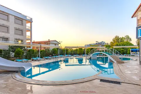 Green Gold Hotel in Kuşadası — foto 11