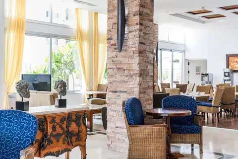 Alva Hotel Apartments in Παραλίμνι — foto 12